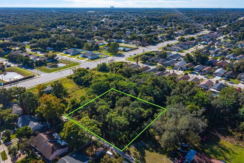 Image 2 of property listing at 1156 N DEAN ROAD, Orlando, FL 32825