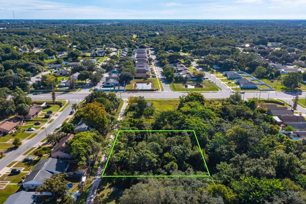 Image 8 of property listing at 1156 N DEAN ROAD, Orlando, FL 32825
