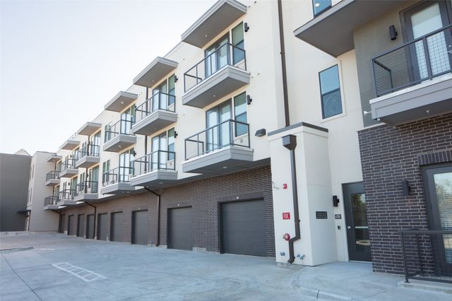 901 N Zang Boulevard 116, Dallas, TX 75208