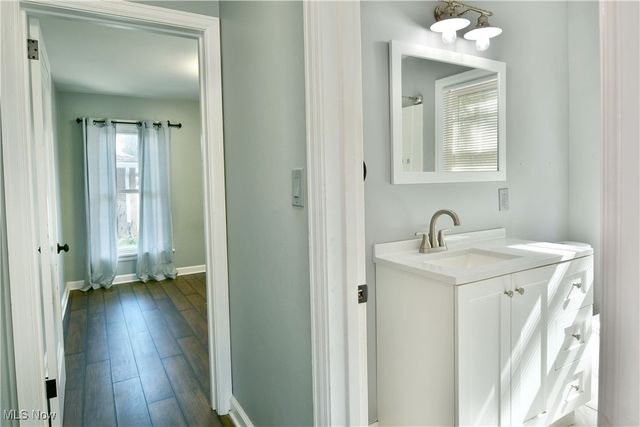 20 Nesbitt Street, Poland, OH 44514