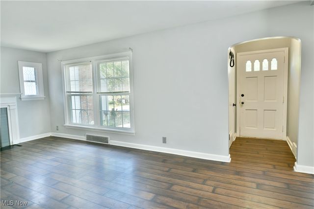 20 Nesbitt Street, Poland, OH 44514