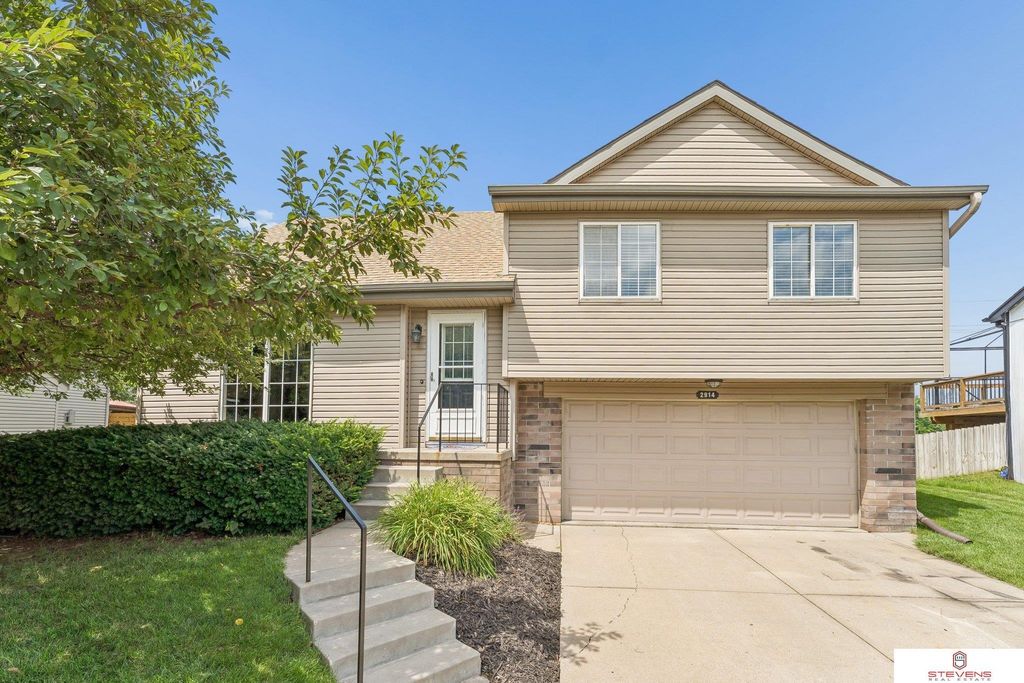 2914 N 155th Avenue, Omaha, NE 68116