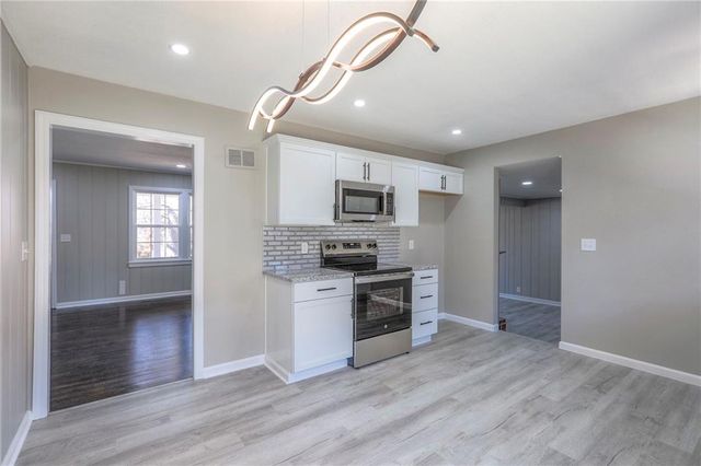 10427 Palmer Avenue, Kansas City, MO 64134