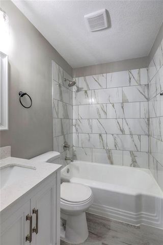 10427 Palmer Avenue, Kansas City, MO 64134