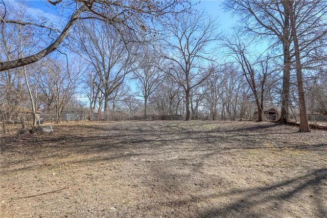 10427 Palmer Avenue, Kansas City, MO 64134