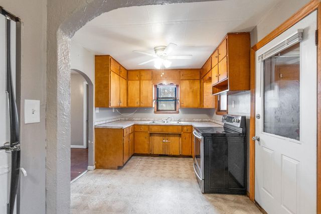 915 Cadam Court, Cedar Falls, IA 50613