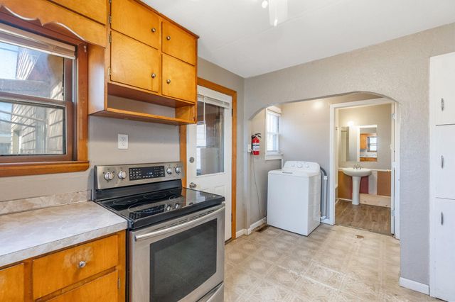 915 Cadam Court, Cedar Falls, IA 50613