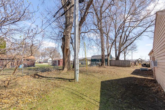 915 Cadam Court, Cedar Falls, IA 50613