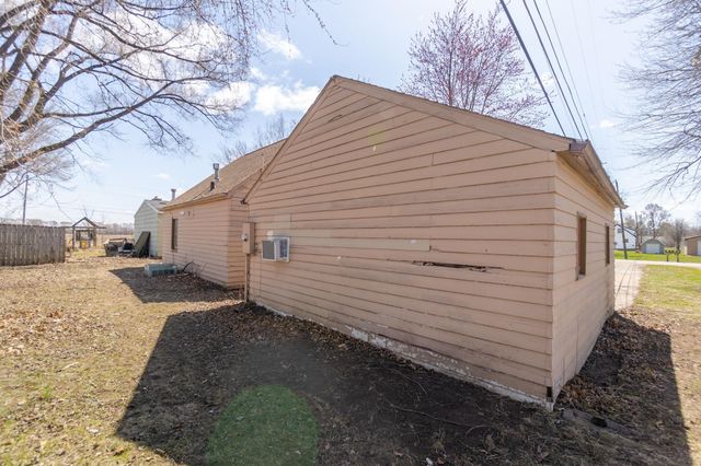 915 Cadam Court, Cedar Falls, IA 50613