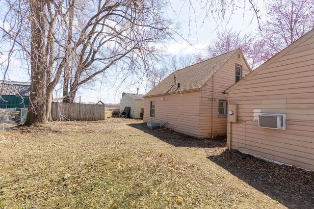 915 Cadam Court, Cedar Falls, IA 50613