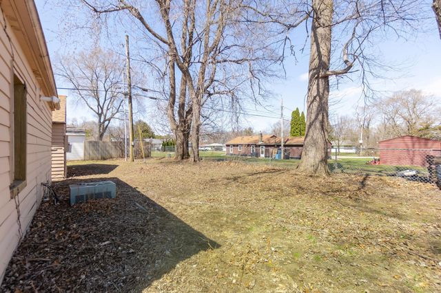 915 Cadam Court, Cedar Falls, IA 50613