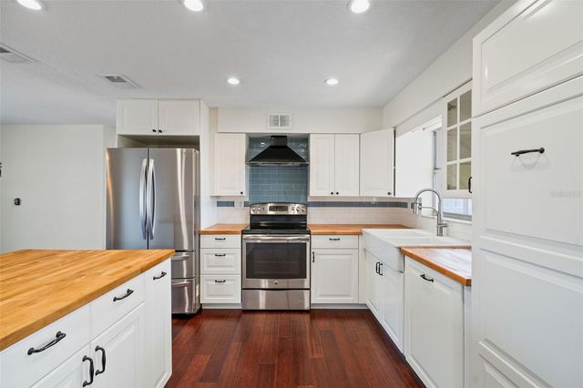 1712 THOMAS DRIVE, Clearwater, FL 33759