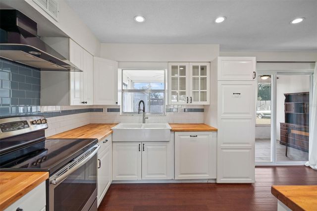 1712 THOMAS DRIVE, Clearwater, FL 33759