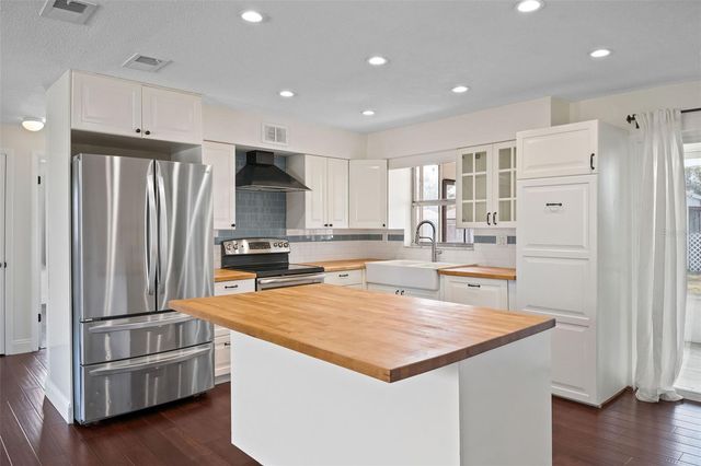 1712 THOMAS DRIVE, Clearwater, FL 33759