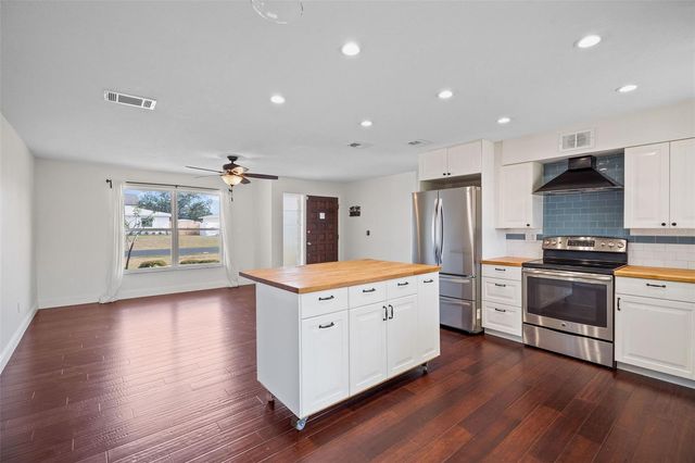1712 THOMAS DRIVE, Clearwater, FL 33759