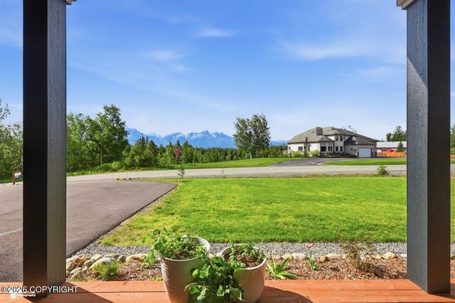 11045 E John Henry Circle, Palmer, AK 99645