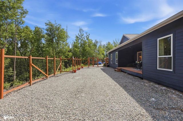 11045 E John Henry Circle, Palmer, AK 99645
