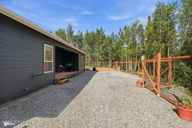11045 E John Henry Circle, Palmer, AK 99645