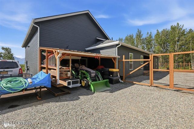 11045 E John Henry Circle, Palmer, AK 99645
