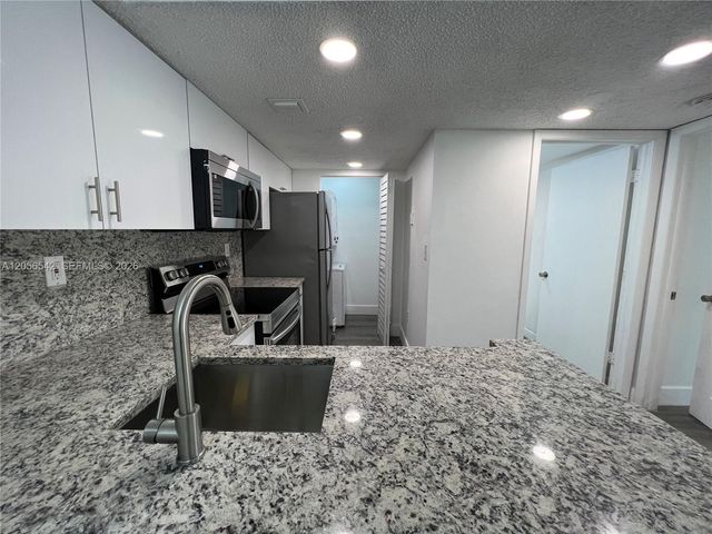 7235 NW 179th Street 104, Hialeah, FL 33015