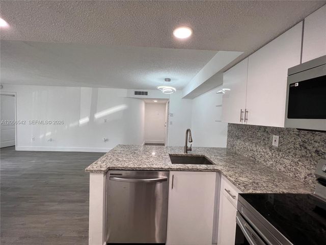 7235 NW 179th Street 104, Hialeah, FL 33015