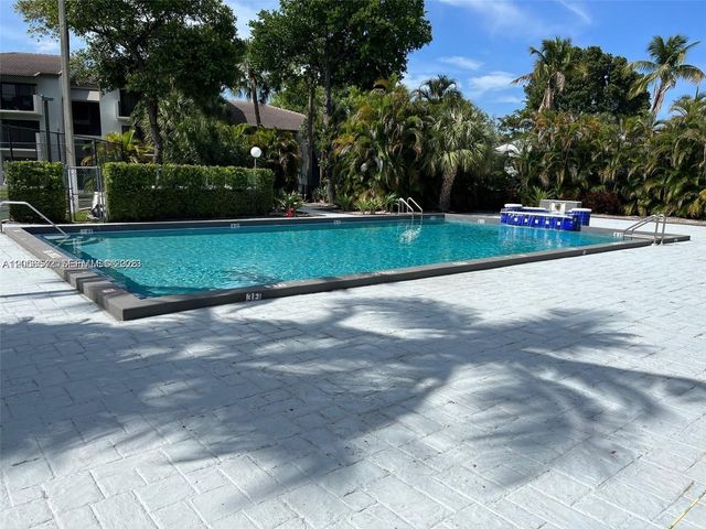 7235 NW 179th Street 104, Hialeah, FL 33015