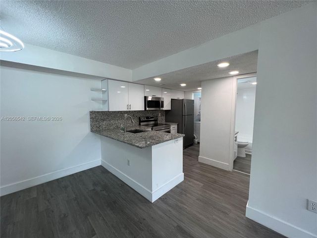 7235 NW 179th Street 104, Hialeah, FL 33015