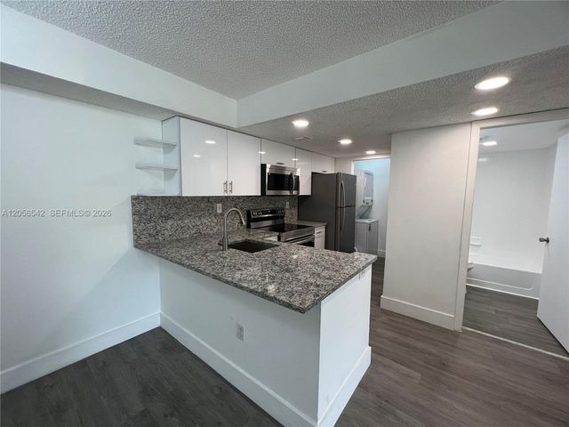 7235 NW 179th Street 104, Hialeah, FL 33015