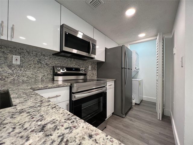 7235 NW 179th Street 104, Hialeah, FL 33015