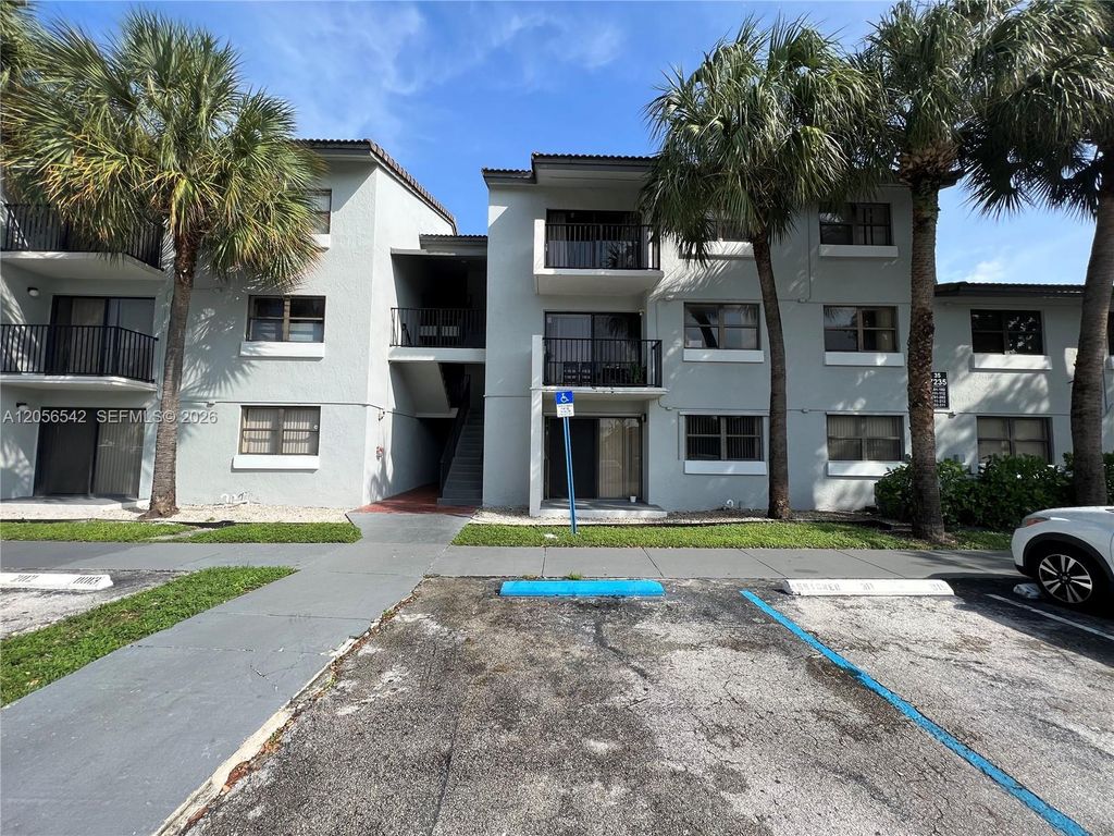 7235 NW 179th Street 104, Hialeah, FL 33015