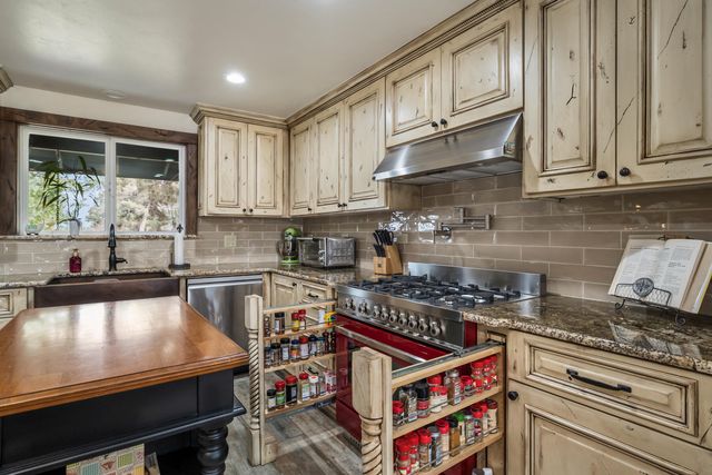 62111 Cody Road, Bend, OR 97701
