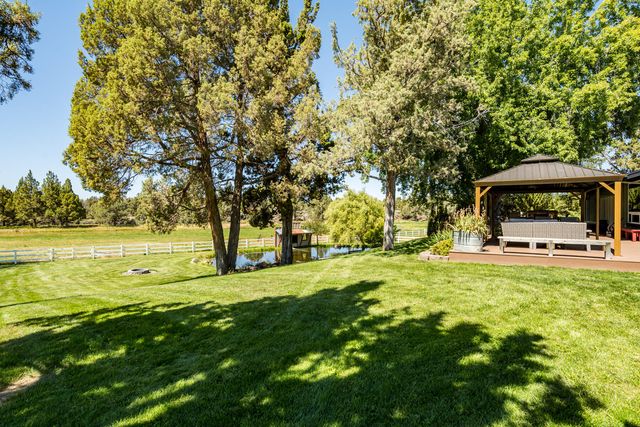 62111 Cody Road, Bend, OR 97701