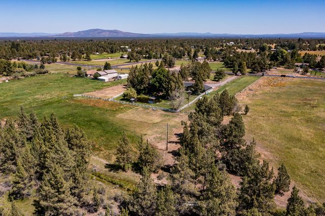 62111 Cody Road, Bend, OR 97701