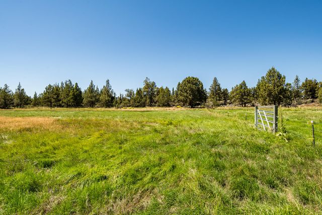 62111 Cody Road, Bend, OR 97701