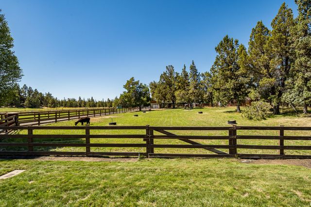 62111 Cody Road, Bend, OR 97701