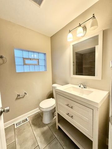 4630 S Honore Street, Chicago, IL 60609