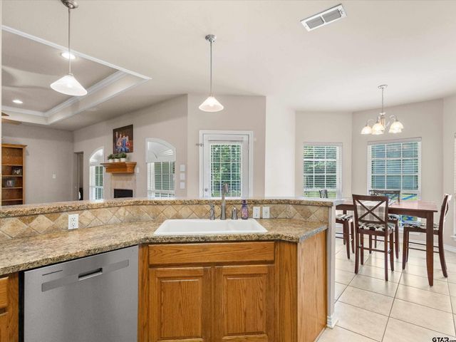 4367 N White Oak Road, Gladewater, TX 75647