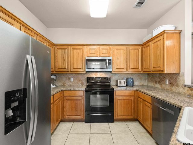 4367 N White Oak Road, Gladewater, TX 75647