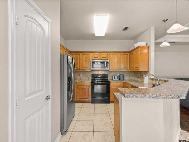 4367 N White Oak Road, Gladewater, TX 75647