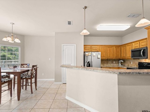 4367 N White Oak Road, Gladewater, TX 75647