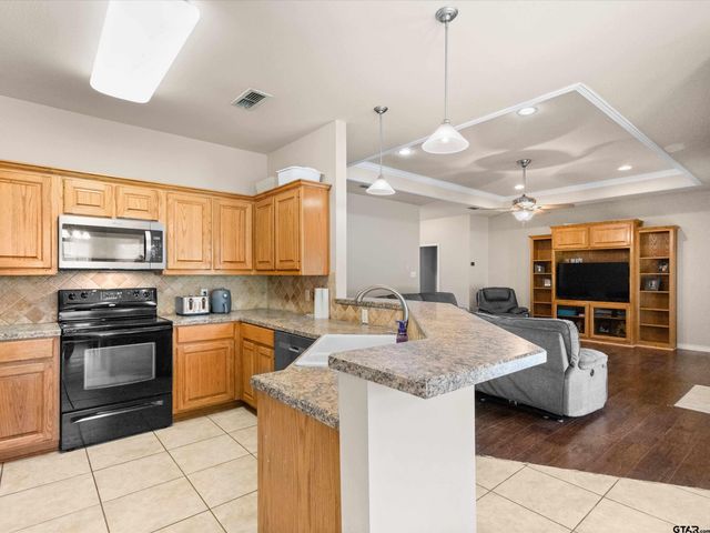 4367 N White Oak Road, Gladewater, TX 75647