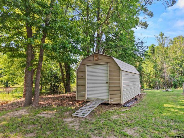 4367 N White Oak Road, Gladewater, TX 75647