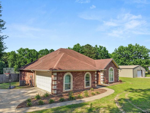 4367 N White Oak Road, Gladewater, TX 75647