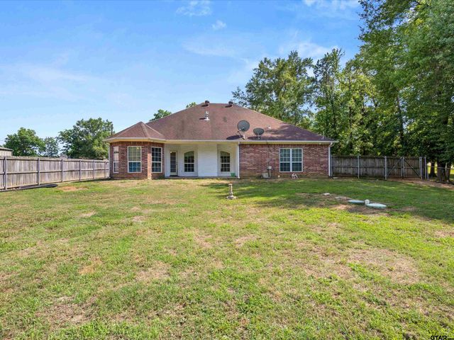4367 N White Oak Road, Gladewater, TX 75647