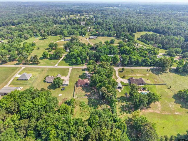 4367 N White Oak Road, Gladewater, TX 75647