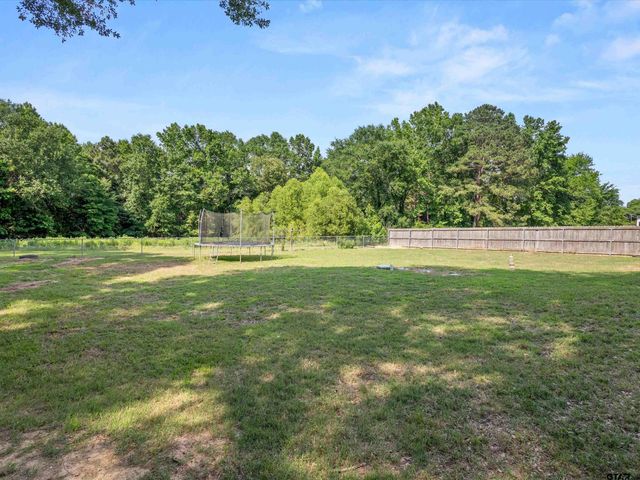 4367 N White Oak Road, Gladewater, TX 75647