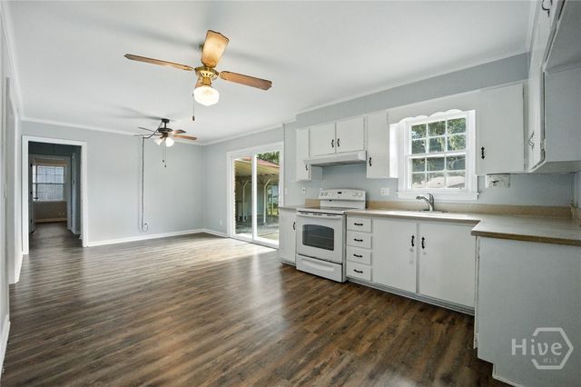 5022 Greenway Lane, Savannah, GA 31406