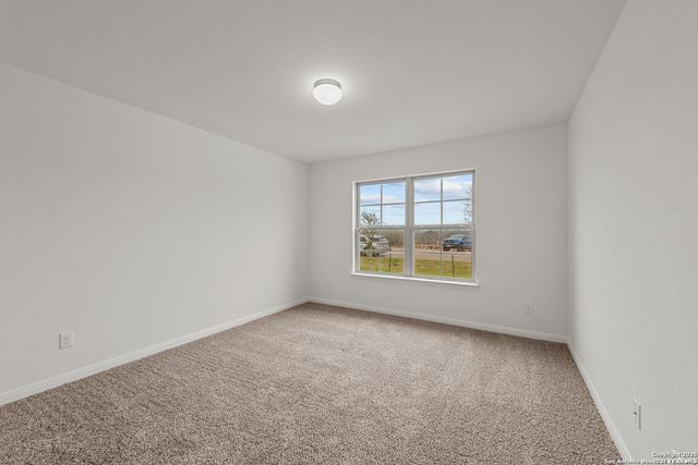 100 PRESCOTT DR, Floresville, TX 78114