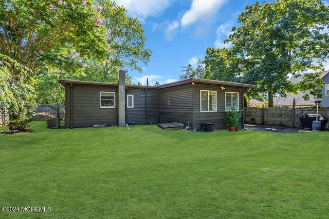 105 Longfellow Avenue, Toms River, NJ 08753