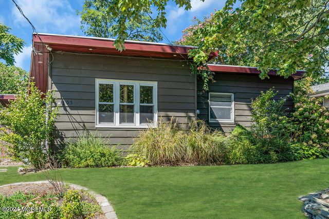 105 Longfellow Avenue, Toms River, NJ 08753